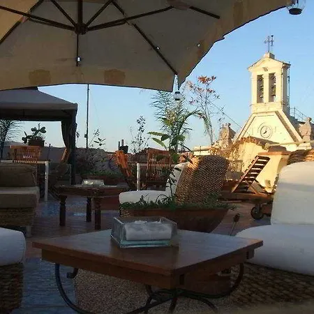 Madau Hotel