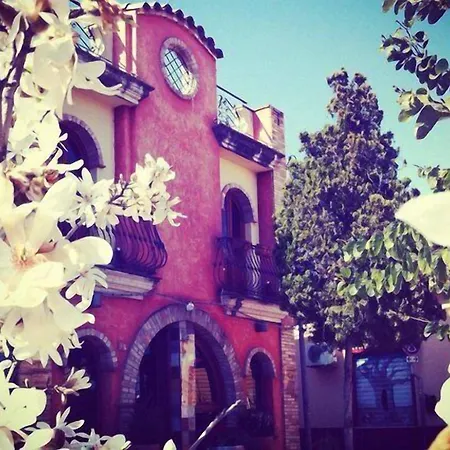 ホテル Madau プーラ